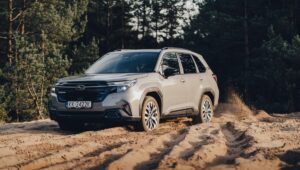 Nowy Subaru Forester 2025 w terenie