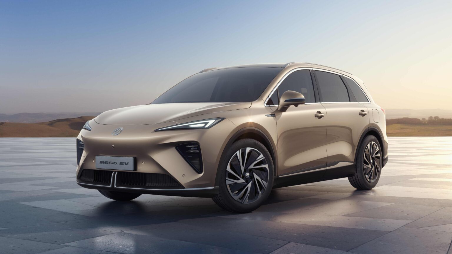 elektryczny suv mg mgs6 ev przód bok premiera koło lampy lusterka wielkość